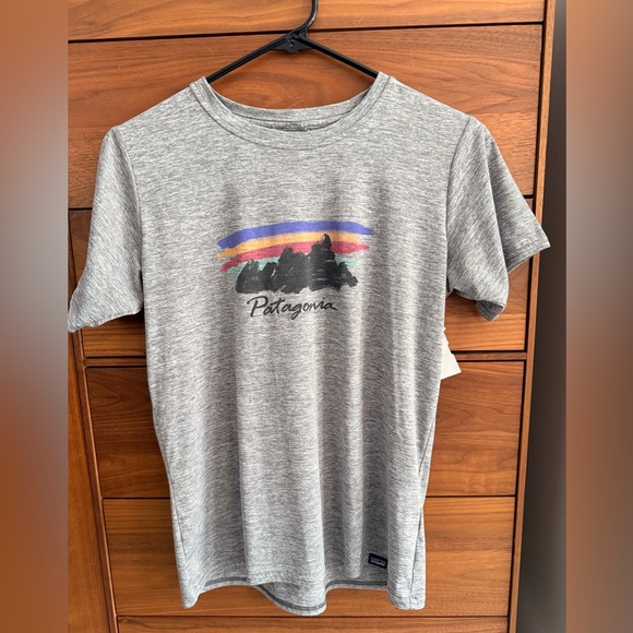 Patagonia Tops - Patagonia Capilene Cool Daily Graphic Short Sleeve Tee Size S